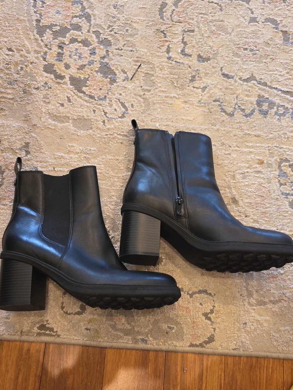 Vionic Black Leather Block-Heel Ankle Boots